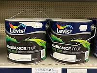 3 potten verf levis