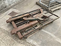3-punts hefinrichting achter tractor - afbeelding 3 van  5