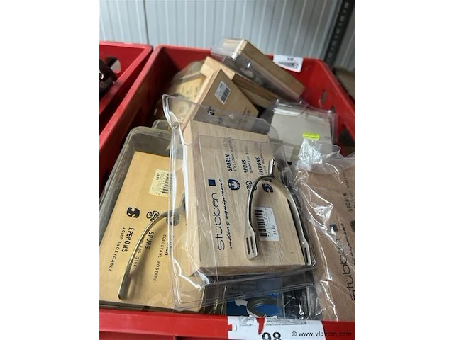 3 pvc bakken, inh. partij diversen - afbeelding 1 van  3