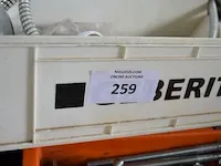 3 pvc bakken met loodgieters materiaal, 2 kartonnen dozen met loodgieters materiaal, flexibele waterleiding - afbeelding 2 van  8