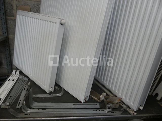 3 radiatoren + beugels & accessoires - afbeelding 1 van  7