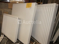 3 radiatoren + beugels & accessoires - afbeelding 7 van  7