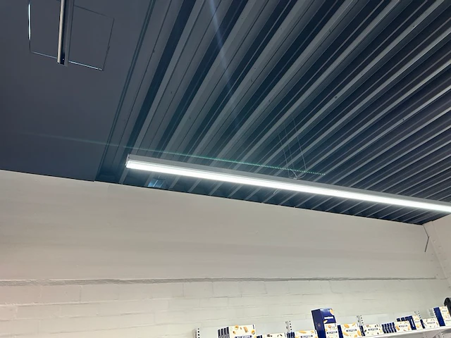 3 rails met verlichting - afbeelding 1 van  4