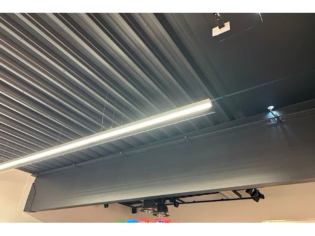 3 rails met verlichting - afbeelding 3 van  4