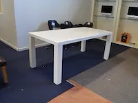 3 rolbureelstoelen ikea stoffen zit en rug , rechthoekig wit gelakte tafel (5,10) - afbeelding 4 van  8