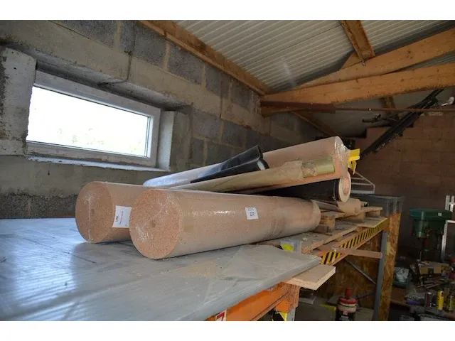 3 rollen kurk ondervloer voor laminaat 10m x 1m x 2mm , 1 rol waterisolatie - afbeelding 3 van  6