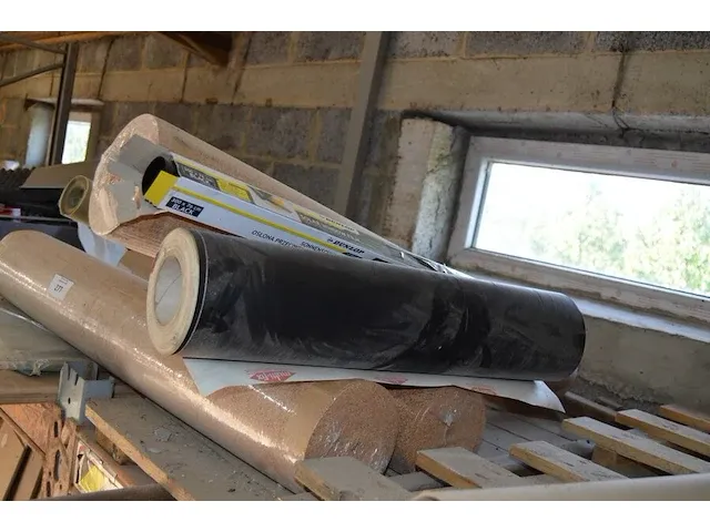 3 rollen kurk ondervloer voor laminaat 10m x 1m x 2mm , 1 rol waterisolatie - afbeelding 6 van  6