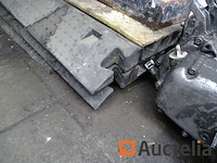 3 rubberen verkeersdrempels, 4 gewichten (parasol, prieel, ..) - afbeelding 3 van  6