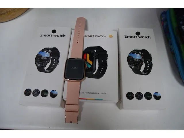 3 smartwatches , mini vernevelaar, naaikistje, h valve mat zwart, houten schaal, 4 tablet hoezen, kralen hama - afbeelding 5 van  11