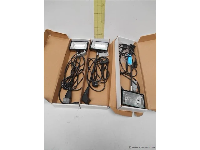 3 spots 220v 150w - afbeelding 1 van  1