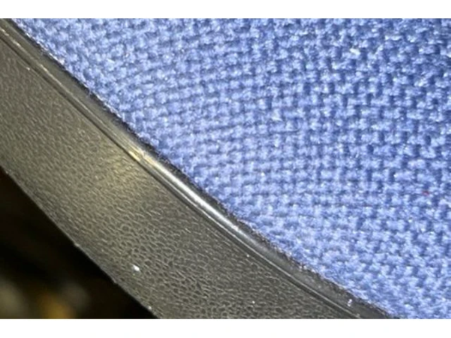 3 stoelen - afbeelding 2 van  3