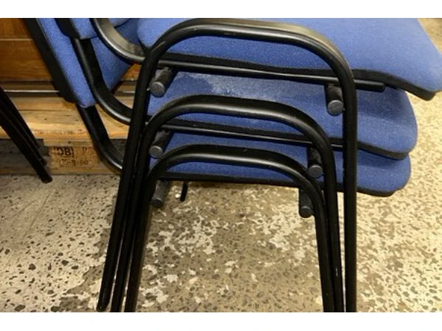3 stoelen - afbeelding 3 van  3