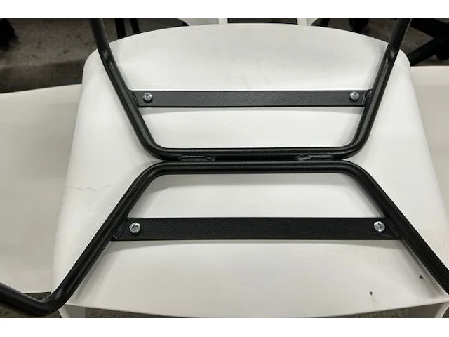 3 stoelen - afbeelding 5 van  7