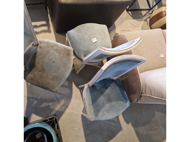 3 stoelen - afbeelding 2 van  2