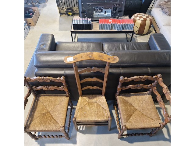 3 stoelen - afbeelding 3 van  4