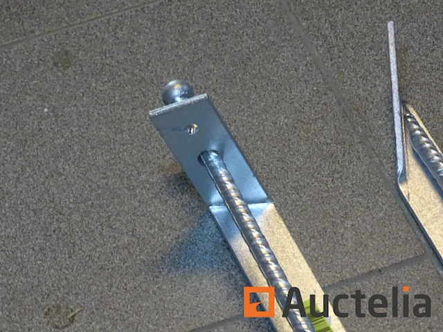 3 stormankers met aarddoorn 49 € / stuk - afbeelding 3 van  5