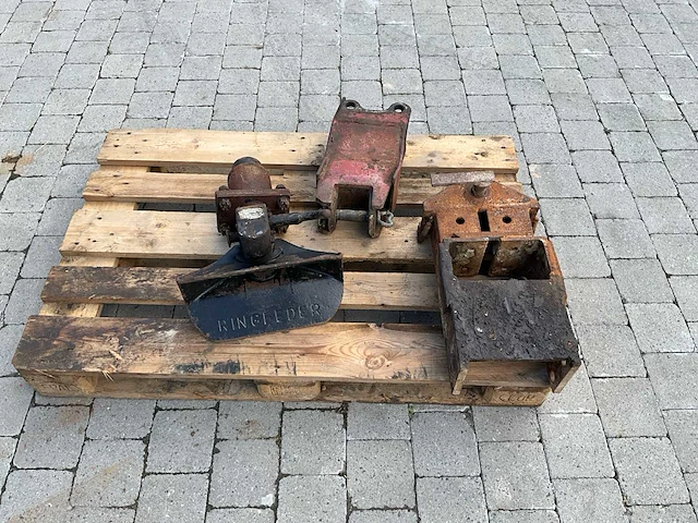 3 stuks diverse trekhaak voor tractor of vrachtwagen - afbeelding 1 van  11