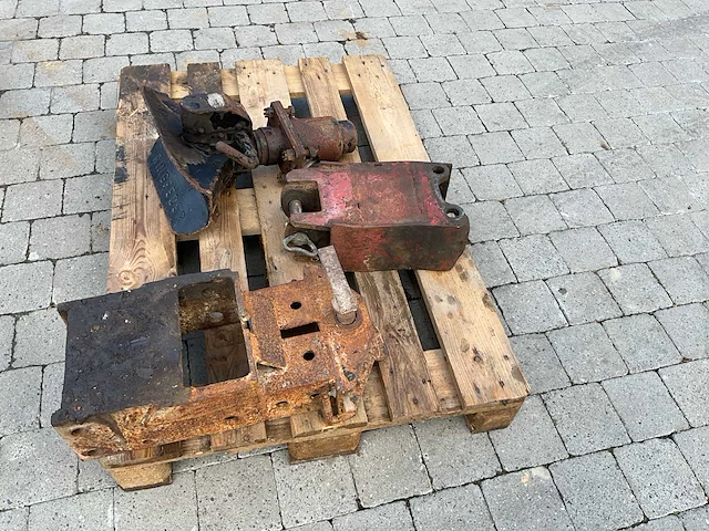 3 stuks diverse trekhaak voor tractor of vrachtwagen - afbeelding 5 van  11