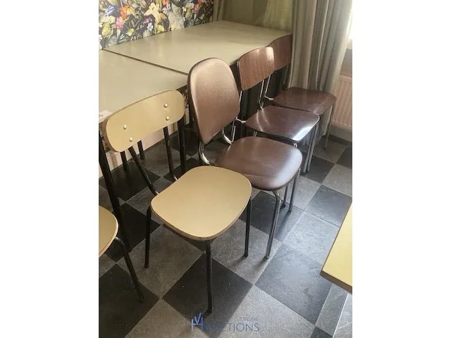 3 tafels en 6 stoelen - afbeelding 3 van  5