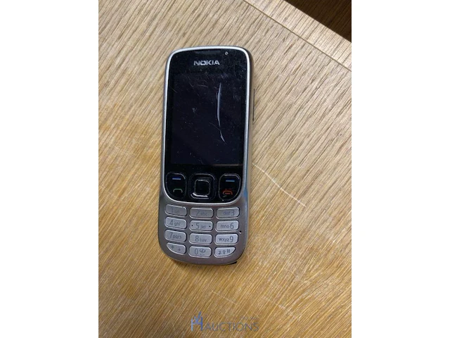 3 telefoons nokia 6303i - afbeelding 10 van  10