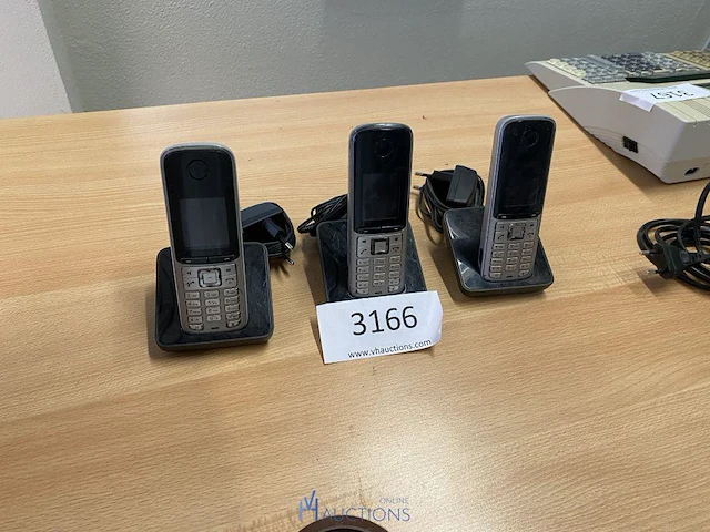 3 telefoontoestellen - afbeelding 1 van  2