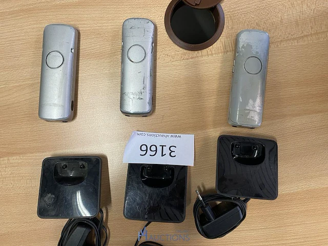 3 telefoontoestellen - afbeelding 2 van  2