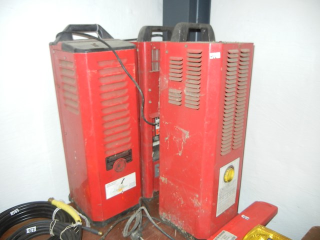 3 toestellen om zwaarder te lassen en laspost - afbeelding 2 van  3