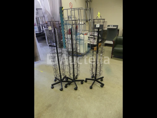 3 tourniquets op wielen - afbeelding 4 van  4