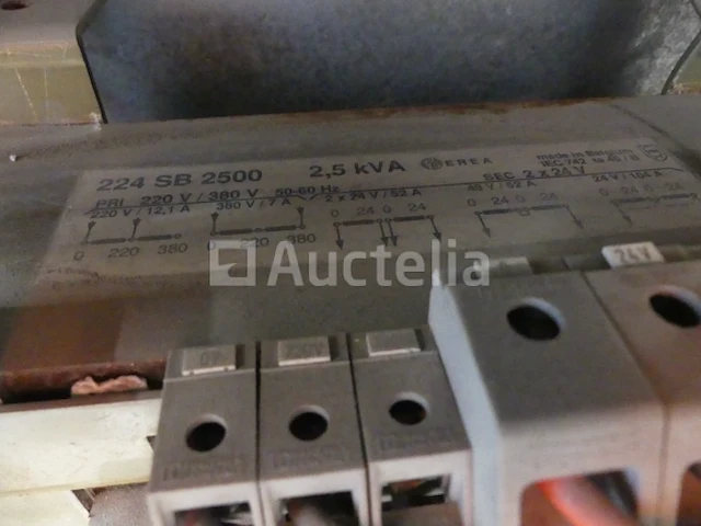 3 transformatoren van 2,5 kva in bouwkast - afbeelding 10 van  10