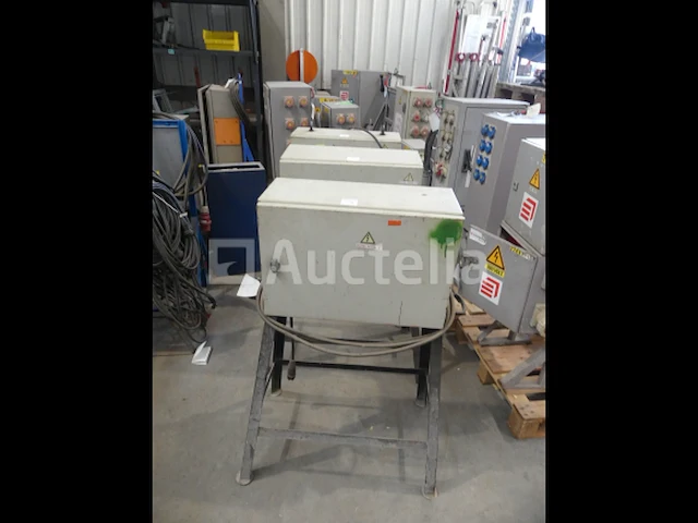 3 transformatoren van 2,5 kva in bouwkast - afbeelding 8 van  10