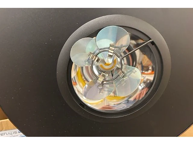 3 verlichtingen - afbeelding 2 van  6