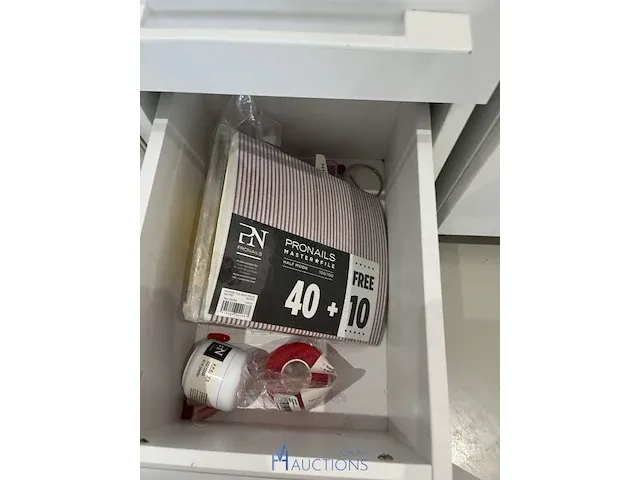 3 verrijdbare ladenkastjes compleet met inhoud - afbeelding 5 van  16