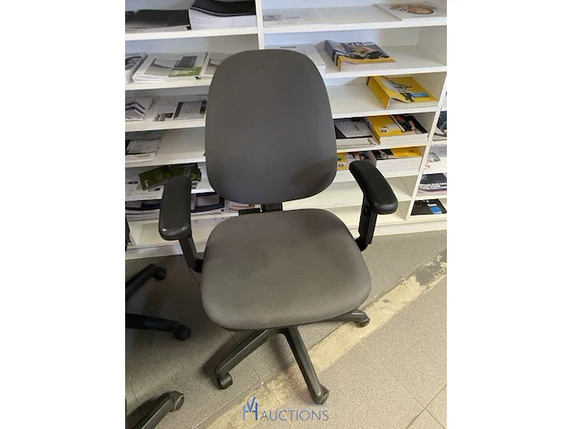 3 verrrijdbare typistenstoelen - afbeelding 4 van  5