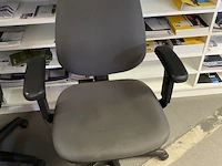 3 verrrijdbare typistenstoelen - afbeelding 4 van  5