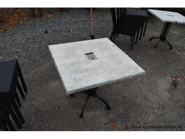 3 vierkante terrastafels - afbeelding 2 van  3