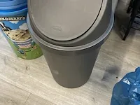 3 vuilnisbakken - afbeelding 2 van  6