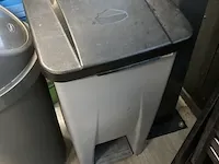 3 vuilnisbakken - afbeelding 4 van  6