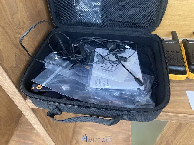 3 walkie talkies motorola - afbeelding 4 van  4