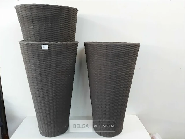 3 x bloempot rond h 68 cm d 34 cm - afbeelding 1 van  3