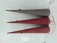 3 x kerstkegel 75 cm beschadigd - afbeelding 3 van  3