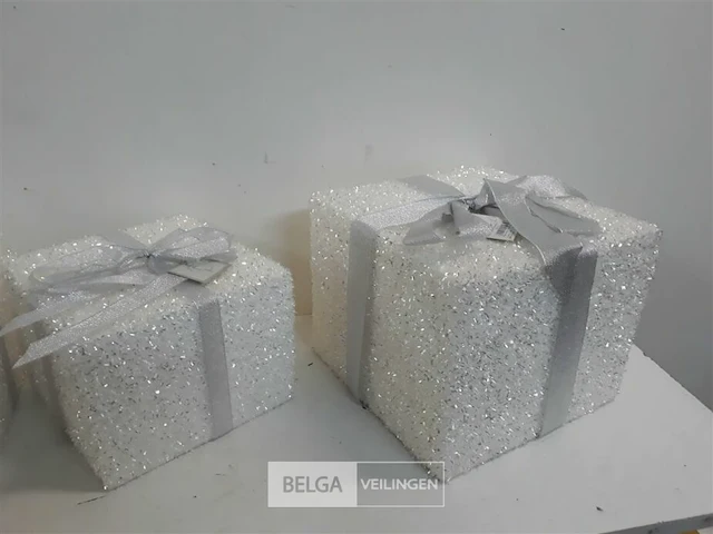 3 x kerstpakje wit met strik - afbeelding 3 van  3