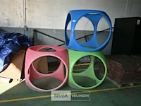 3 x kunststof kubus met gaten - afbeelding 1 van  5