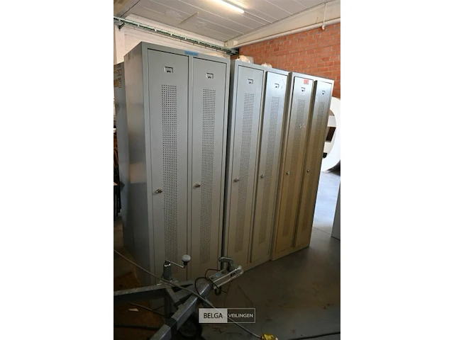 3 x metalen lockerkast voor 2 personen - afbeelding 1 van  5