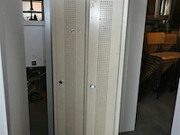3 x metalen lockerkast voor 2 personen - afbeelding 3 van  5