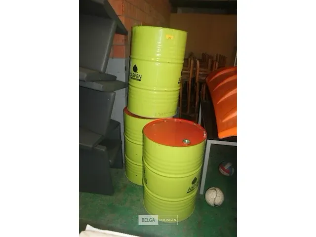 3 x metalen olievat - afbeelding 1 van  5