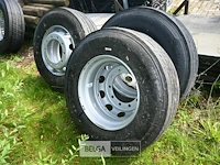 3 x michelin vrachtwagenband + velg - afbeelding 1 van  6