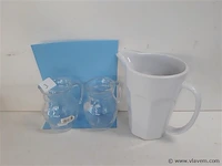 3 x schenkkan 2 x glas 1 x porselein