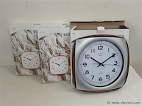 3 x wandklok 33x33 cm - afbeelding 1 van  2