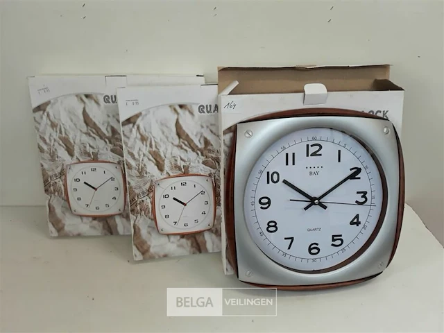 3 x wandklok 33x33 cm - afbeelding 1 van  3