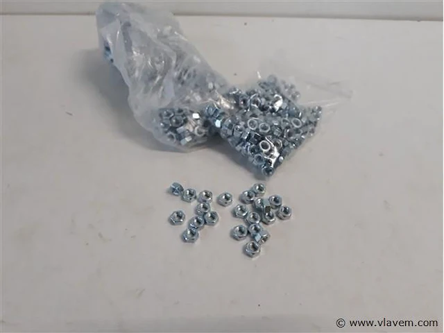 3 x zeskantmoeren verzinkt m 8 200 stuks - afbeelding 1 van  2